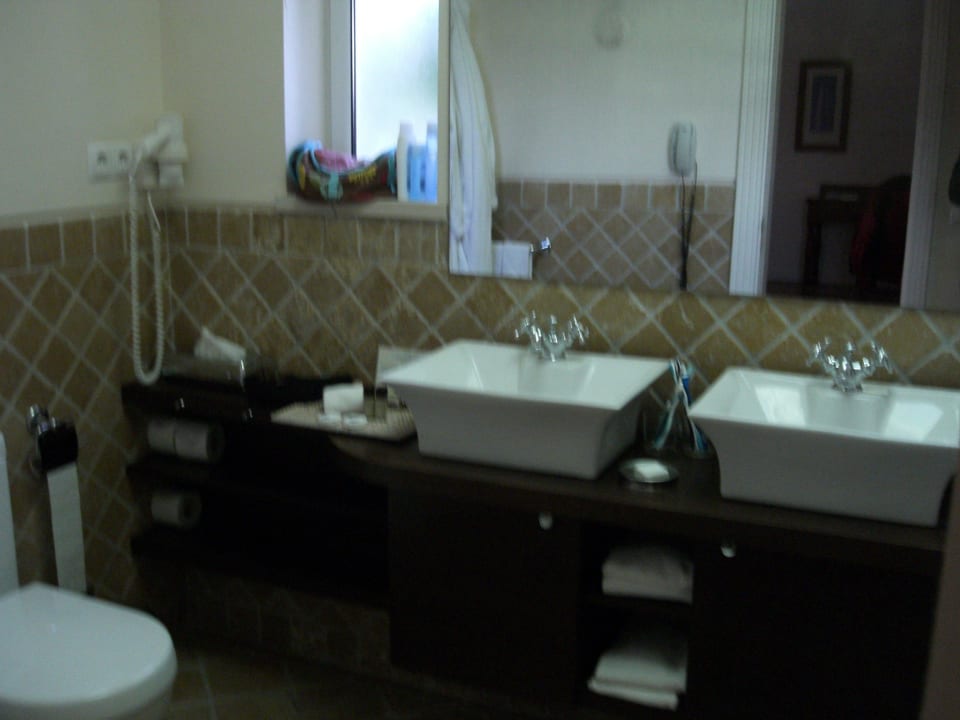 Leider nur ein Bad pro Suite Vila Alba Resort