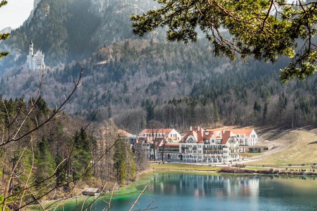 Außenansicht AMERON Neuschwanstein Alpsee Resort & Spa