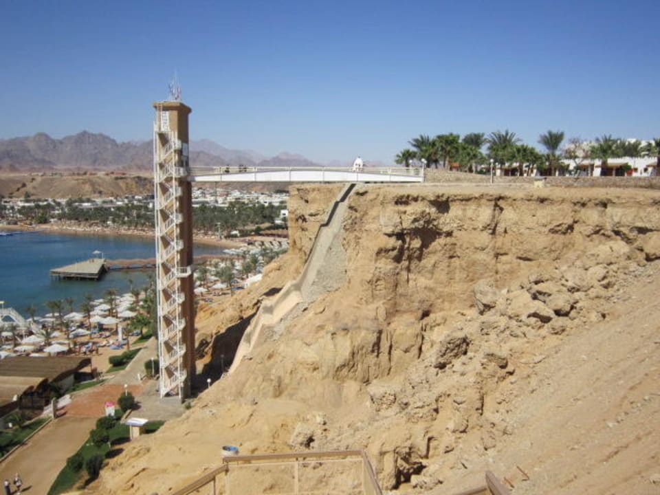 Спуск к пляжу (лифт) Pickalbatros Aqua Blu Resort - Sharm El Sheikh