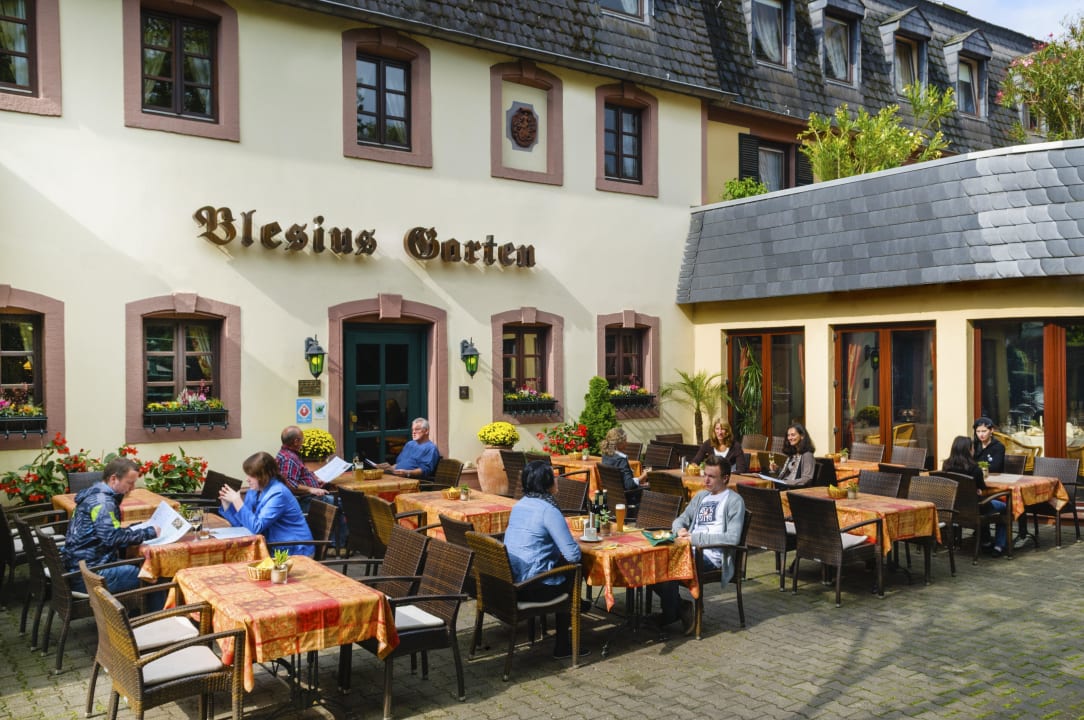 "Biergarten" Hotel Blesius Garten (Trier) • HolidayCheck (Rheinland