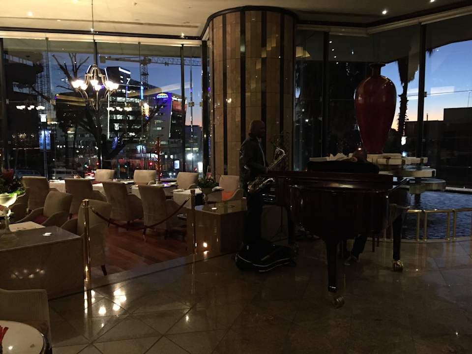 Bar and breakfast area. InterContinental Johannesburg Sandton Towers