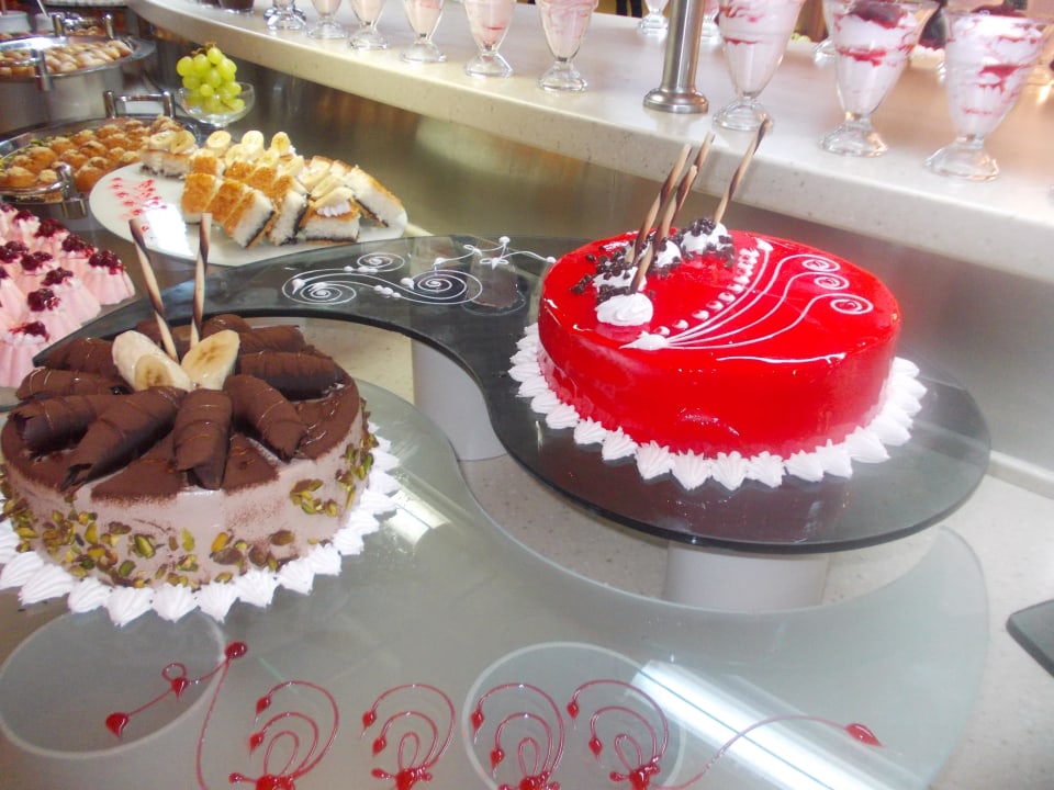 Wunderschön angerichtet Arum Barut Collection