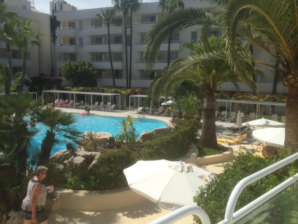 Gartenanlage Hotel Rosella by Intelier