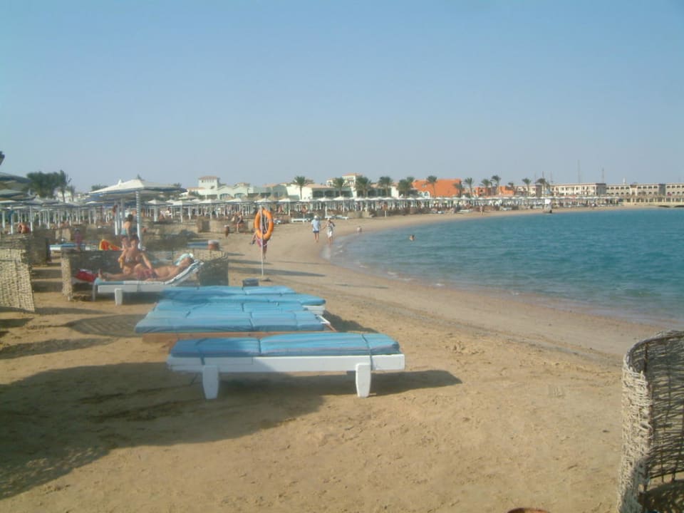 Blick links zum Strand Pickalbatros Alf Leila Wa Leila Resort - Neverland Hurghada