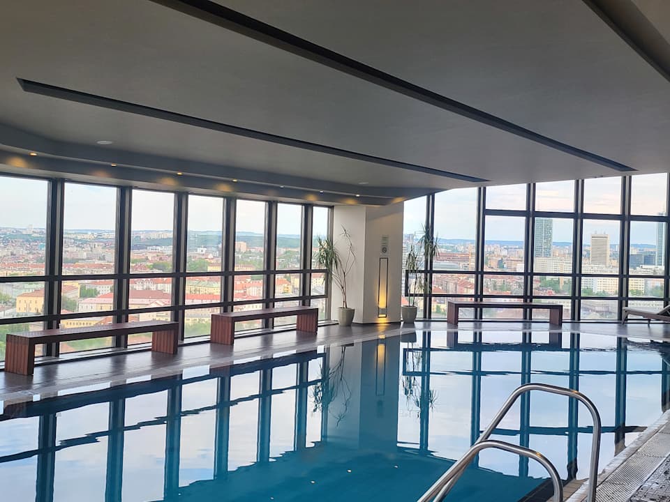 Pool Grand Hotel Prague Towers