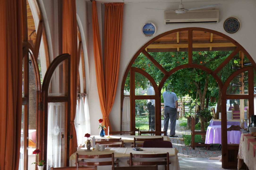 Restaurant & Terrasse Hotel Yaka