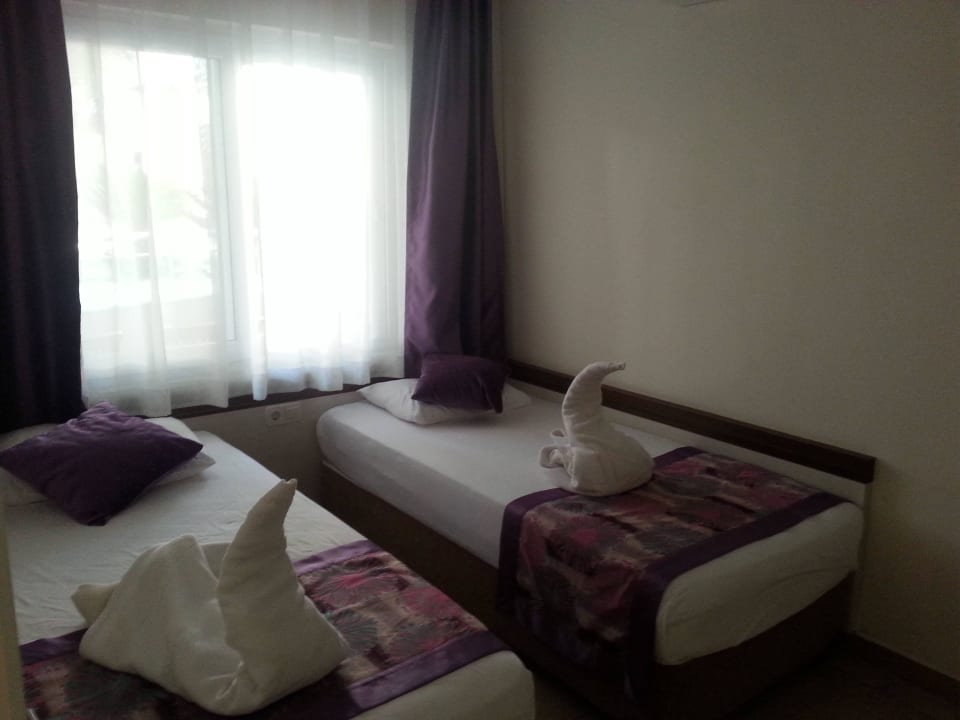 Einzelbett Zimmer  Hotel Sirma