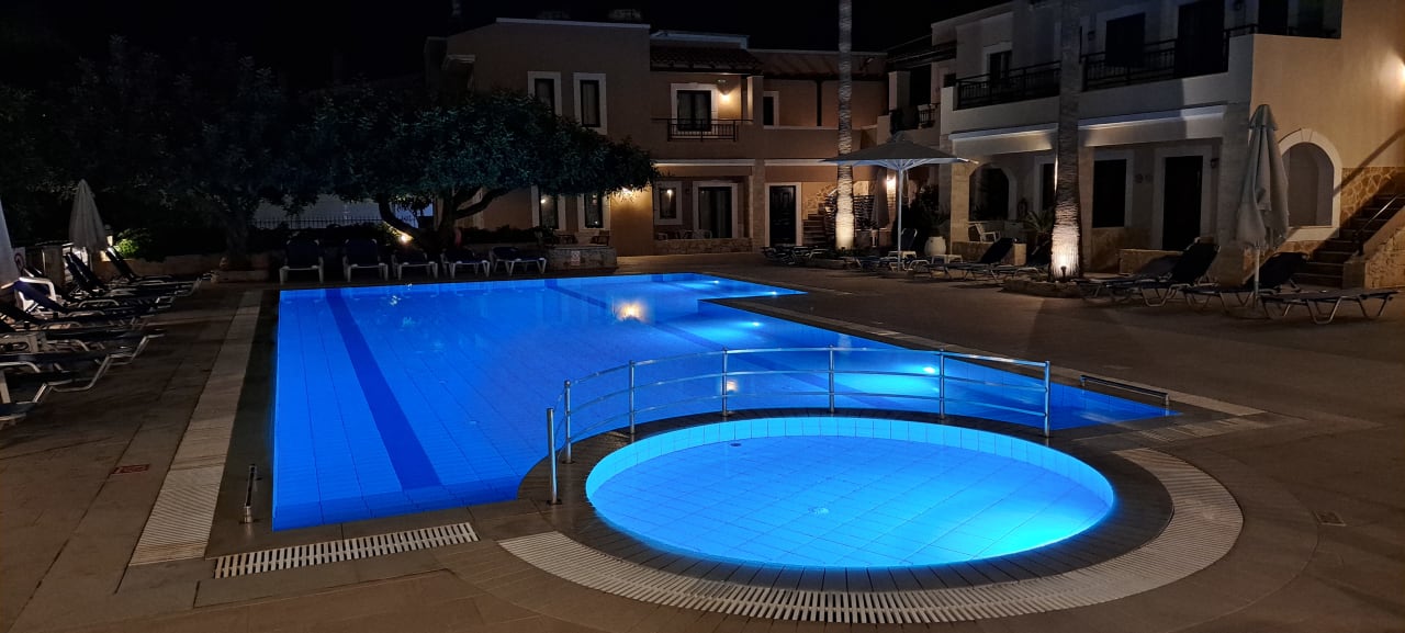 Pool Dionysos Apartments & Studios