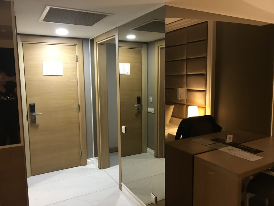 Zimmer Sherwood Exclusive Lara