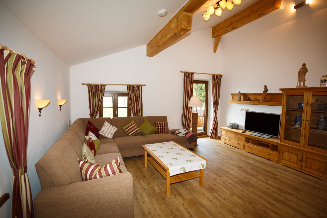 FeWo Alpenrose Wohnzimmer Ferienwohnungen Lohener Hof