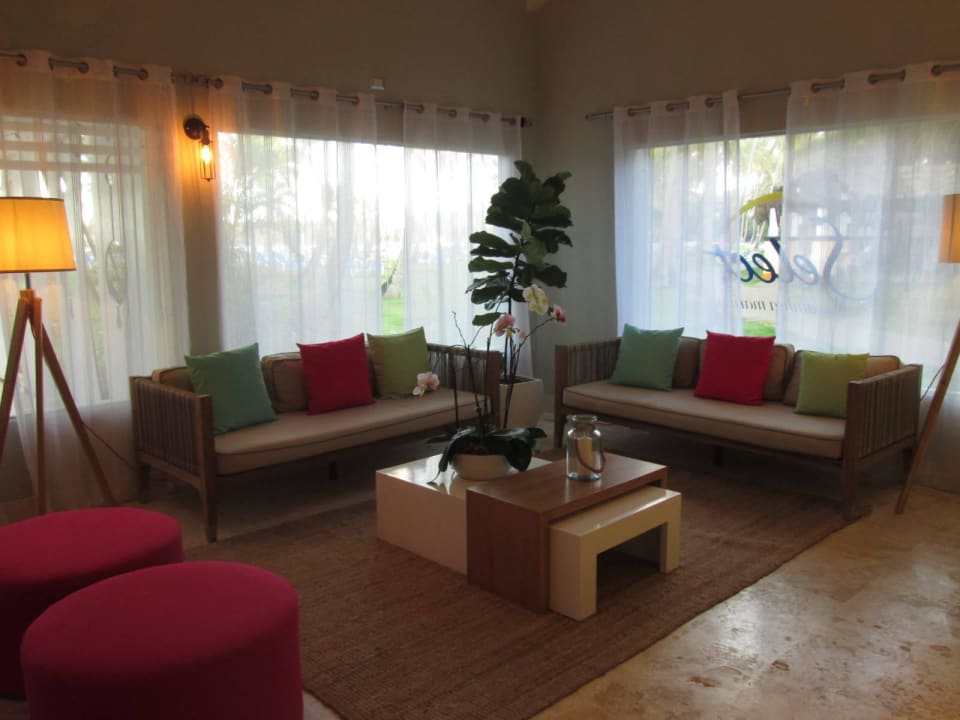 COOEE Lobby Wyndham Alltra Samana