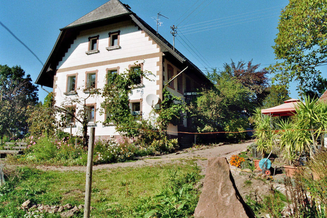 Hintere Ansicht S'Fleckli Bioland Ferienbauernhof