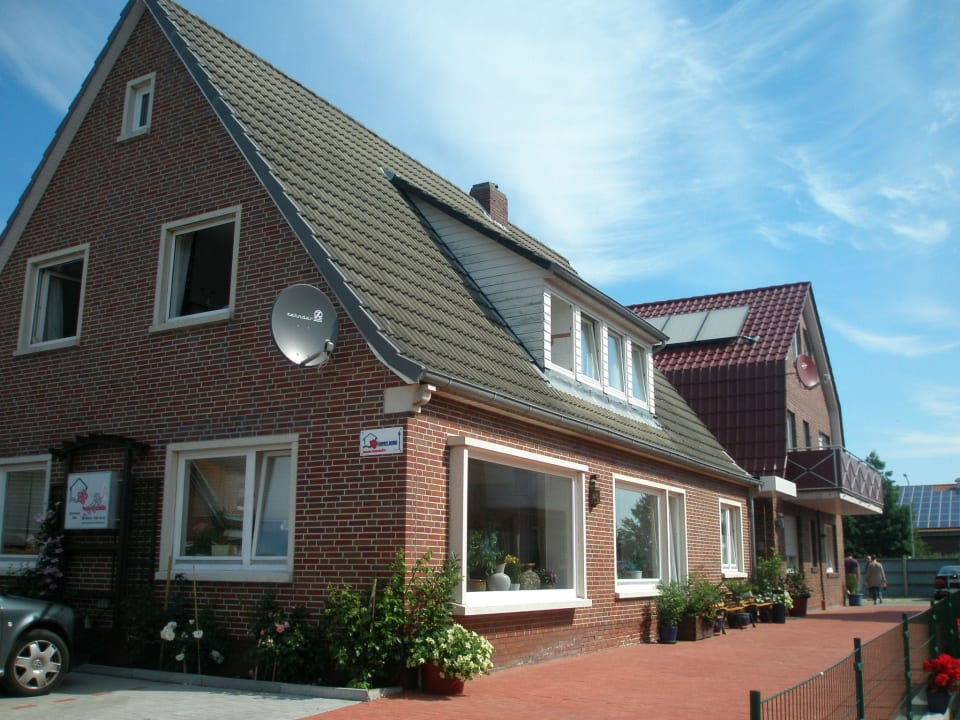 Vorderansicht Pension Kirschblüte