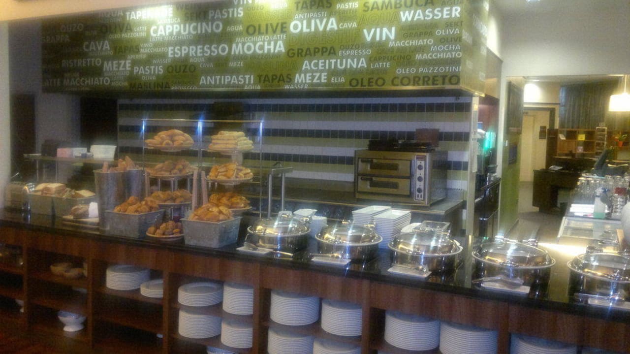 Frühstück Büffet Hotel Courtyard by Marriott Paris Saint Denis