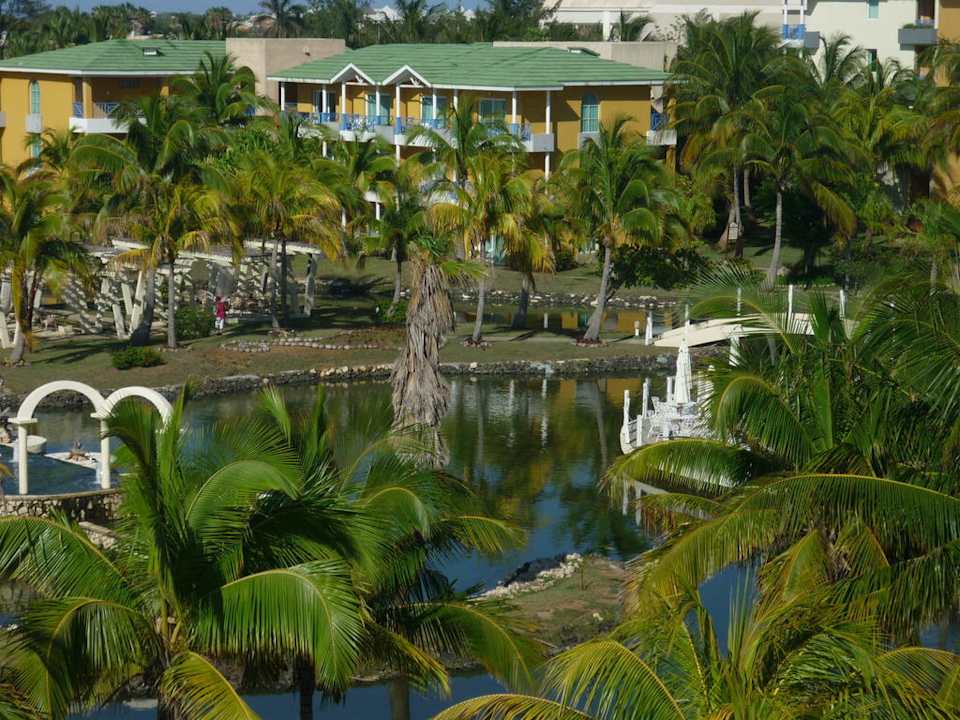 Blick von Balkon auf Lagune und Nebenhäuser Melia Las Antillas - Adults only