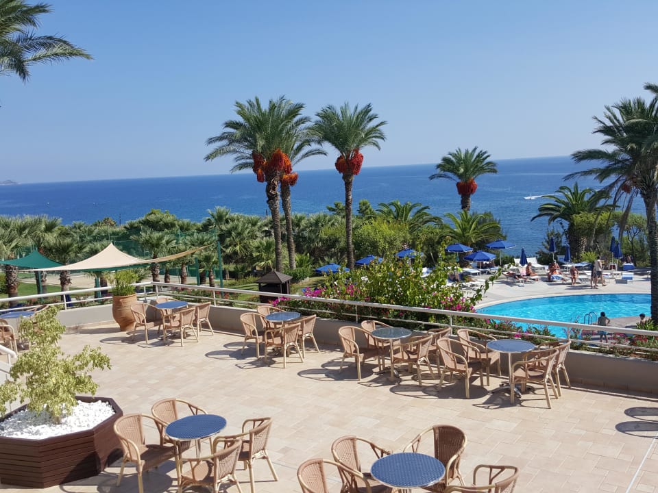 Terrasse Richtung Pool Rodos Princess Beach Hotel & Spa