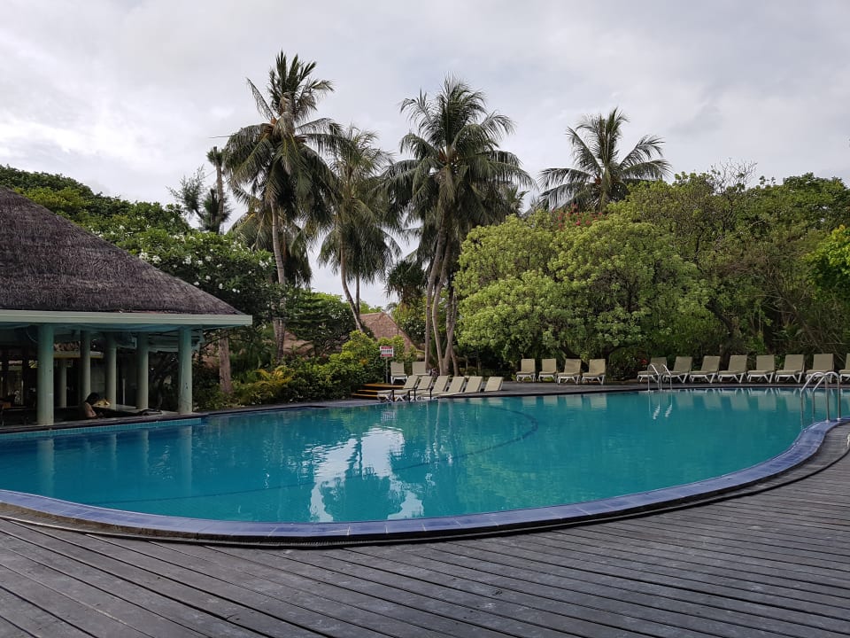 Klein, aber mit Swimm-In-Bar und kuschlig warm Adaaran Select Hudhuran Fushi - Premium All Inclusive