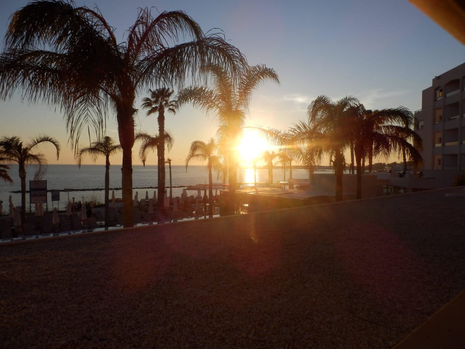 Sonnenuntergang von der Aussenbar Alexander The Great Beach Hotel