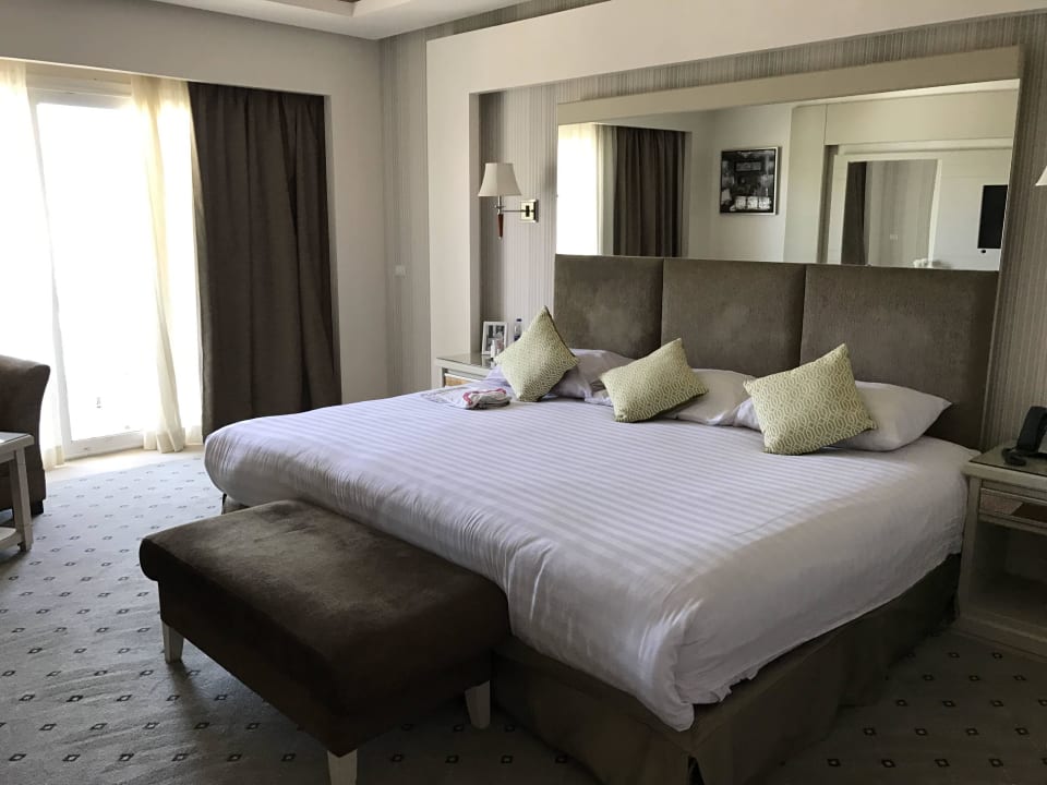 Jacuzzi de Luxe Zimmer Premier Le Reve Hotel & Spa