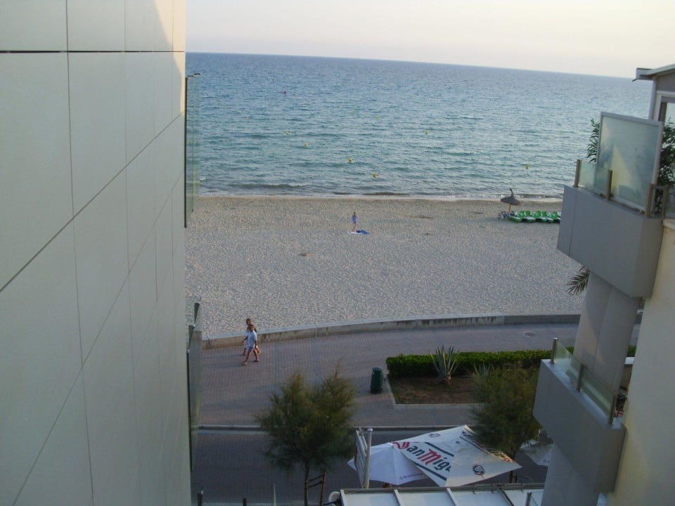 Seitl. Blick zum Strand morgens Hotel Edén Palma Playa - Adults Only