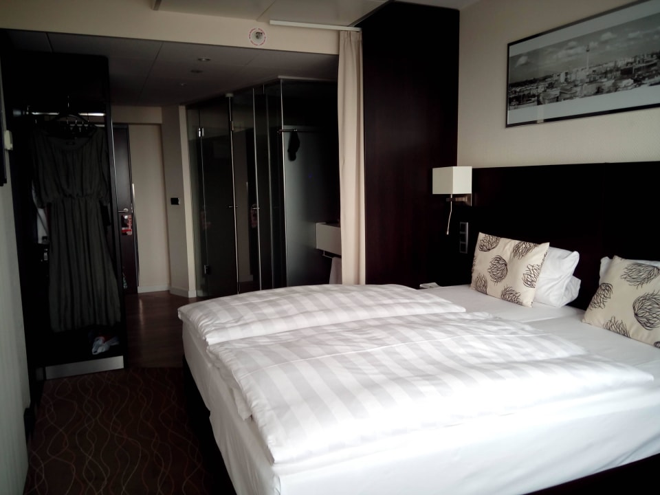 Sehr kleine Zimmer Park Inn by Radisson Berlin Alexanderplatz