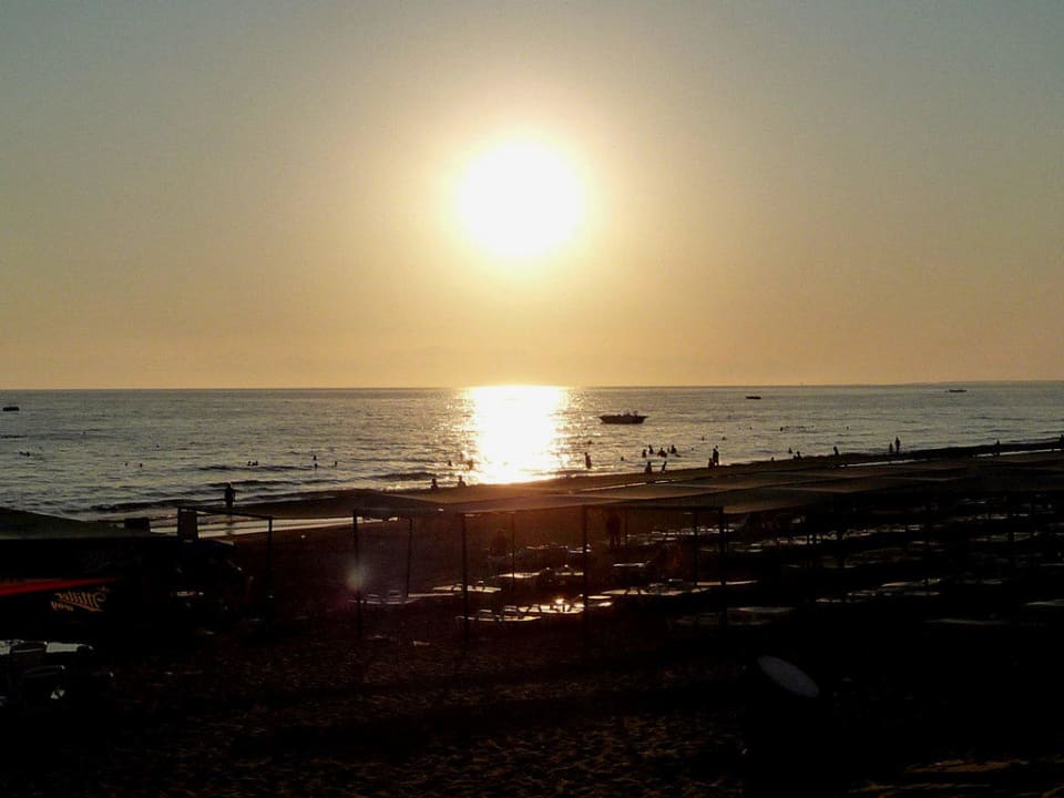 Strand / Sonnenuntergang Hotel Sirma