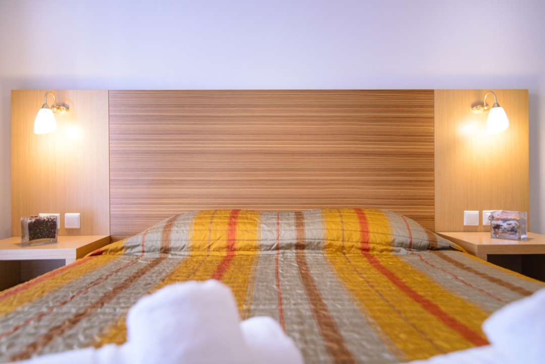 Zimmer Apanemia by Flegra