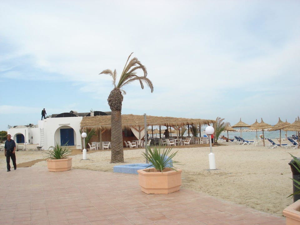 Die am 26.6.09 neu eröffnete Strandbar Royal Lido Resort & Spa