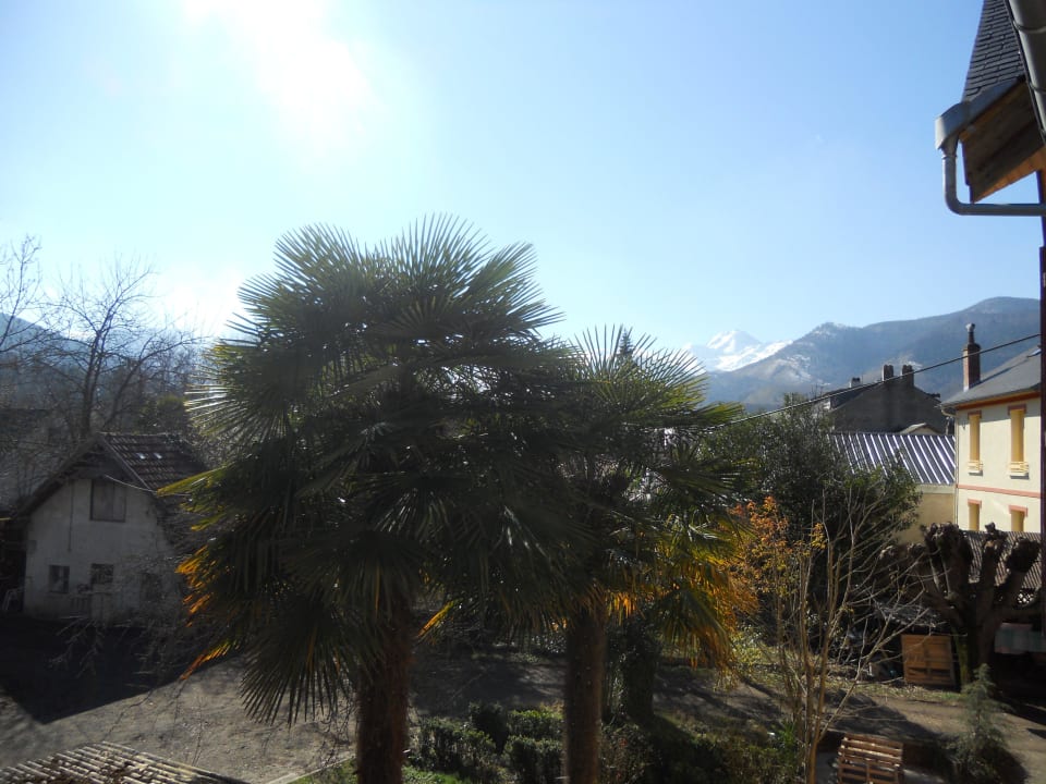 Vue sur les Pyrénnées Residence La Palmeraie