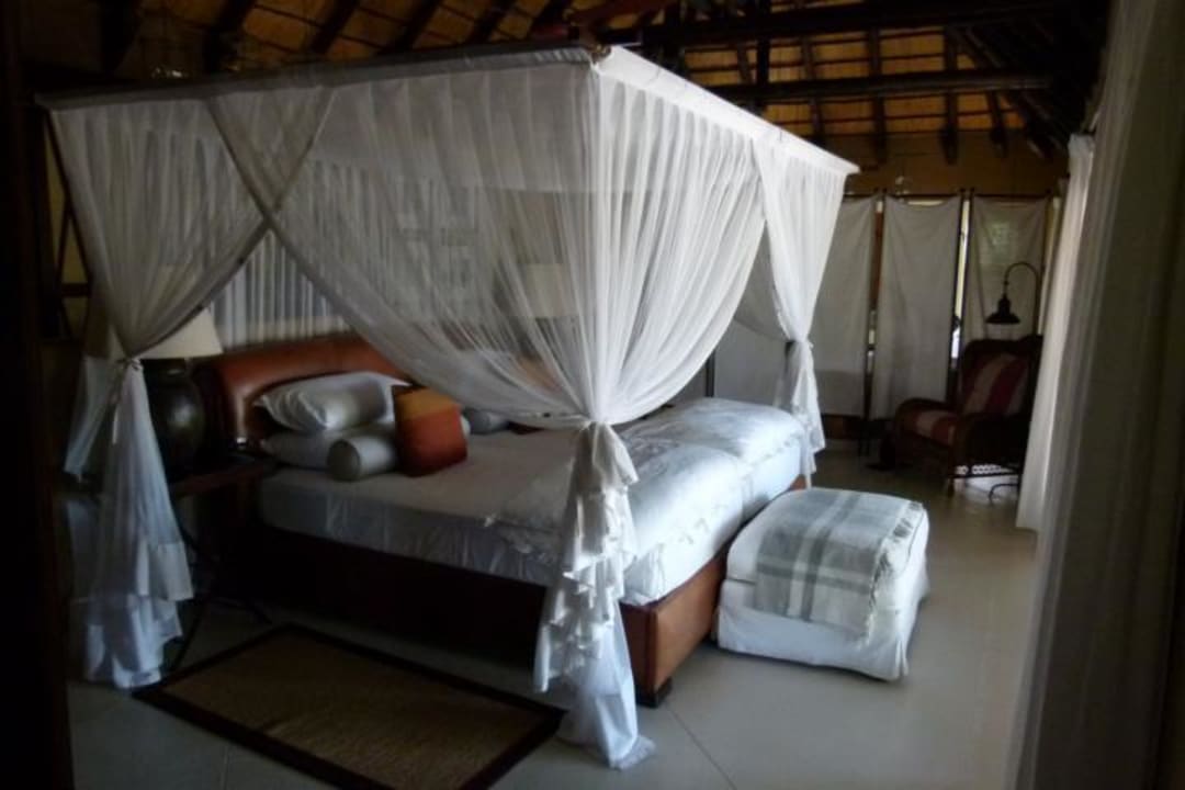 Villa Schlafbereich Hotel Mushara Lodge