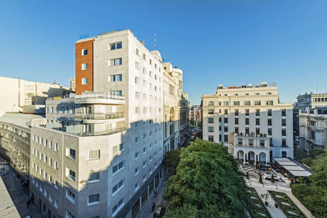 Facade NH Collection Madrid Suecia