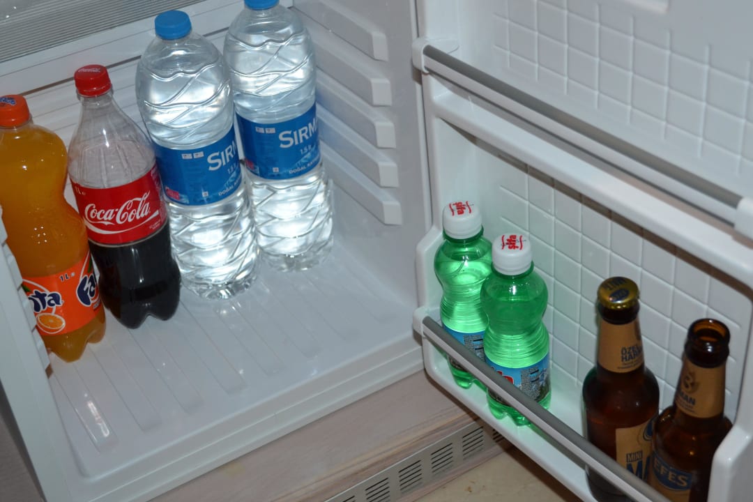 Minibar wird jeden Tag gefüllt Melas Resort Hotel