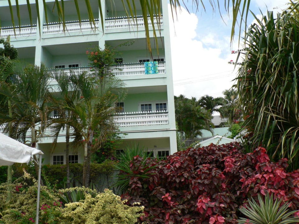 Balkon Coconut Court Beach Hotel
