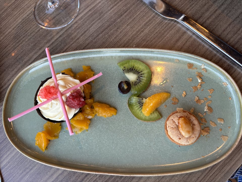 Gastro Jacaranda Luxury Resort