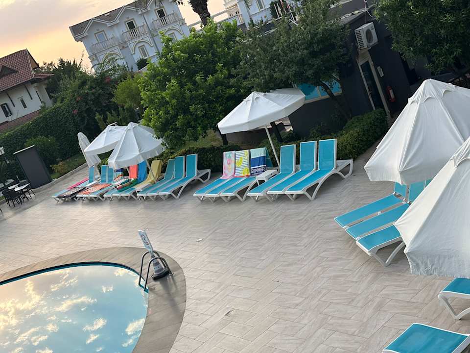 Pool Hotel Grand Ring