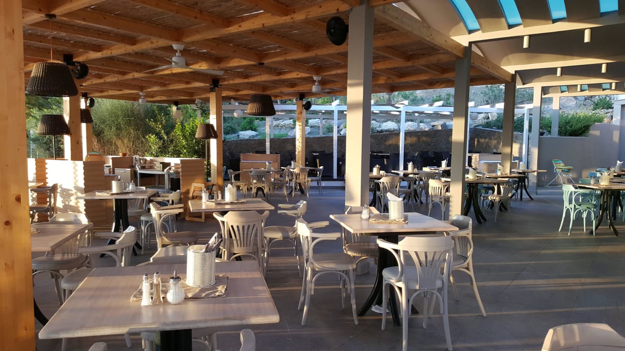 Sitzbereich außen alltoura Club Hotel Porto Angeli Beach Resort