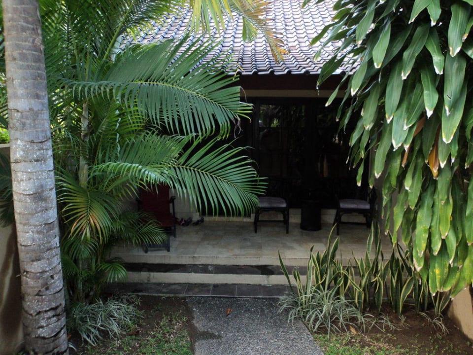 Eingang Bungalow Standard-Zimmer Segara Village Hotel
