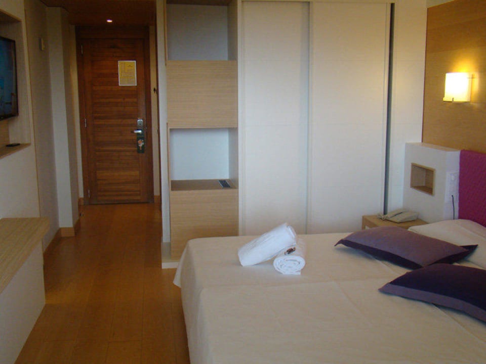 ...sehr schönes Zimmer Hotel & Spa S'Entrador Playa