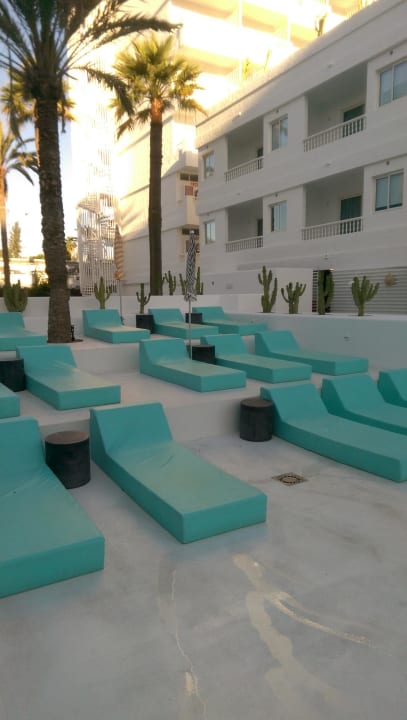 Poolanlage Hotel Gold by Marina