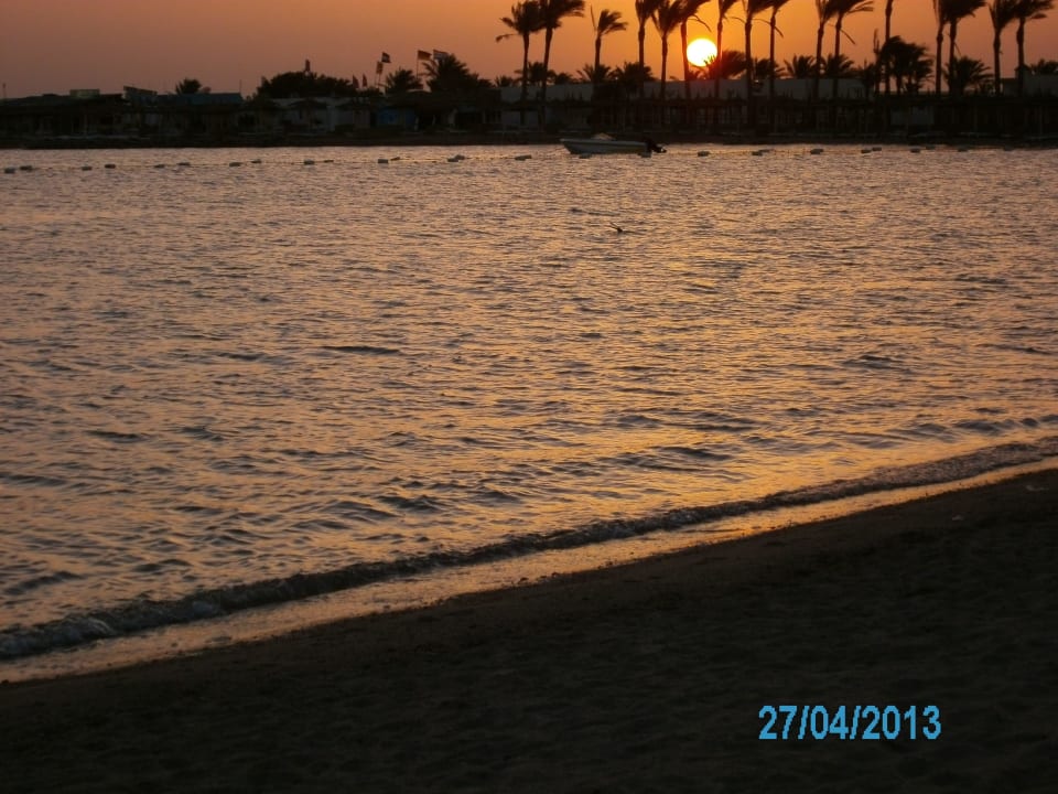 Sonnenaufgang am Strand Pickalbatros Dana Beach Resort - Hurghada