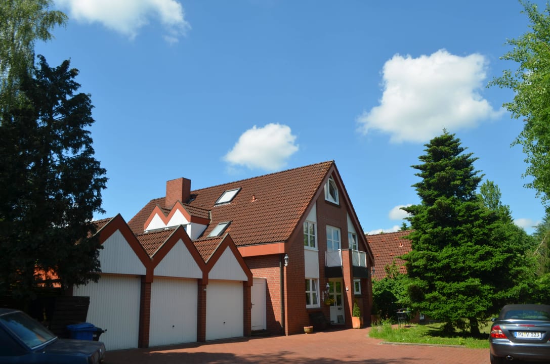 Gästehaus mit dem Parkplatz Gästehaus Vigliarolo
