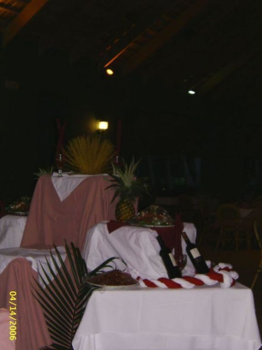 Buffet am Abend Wyndham Alltra Samana