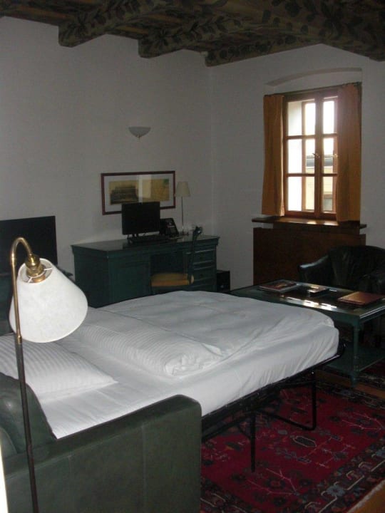 Wohnzimmer mit Schlafsofa Hotel Rezidence Lundborg