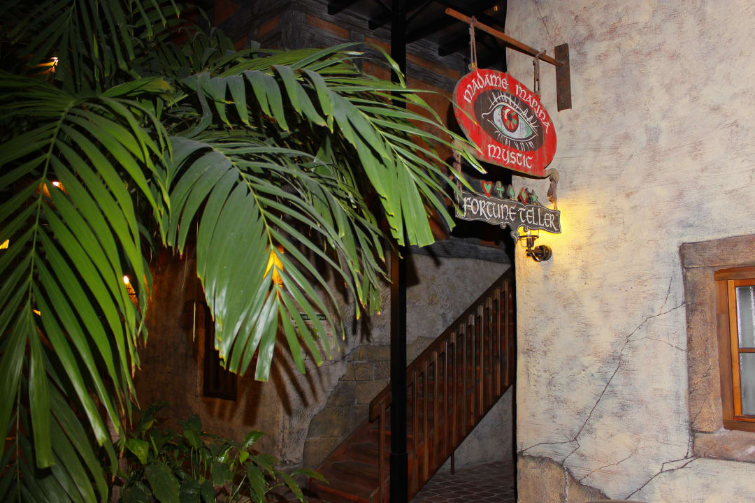Innenbereich Piraten Dorf Tropical Islands Resort - Zelte