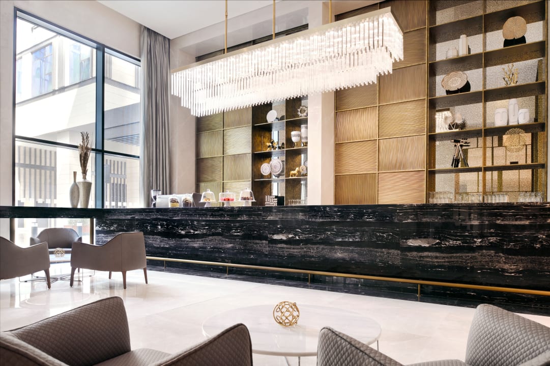 Gastro Holiday Inn Dubai Al-Maktoum Airport by IHG