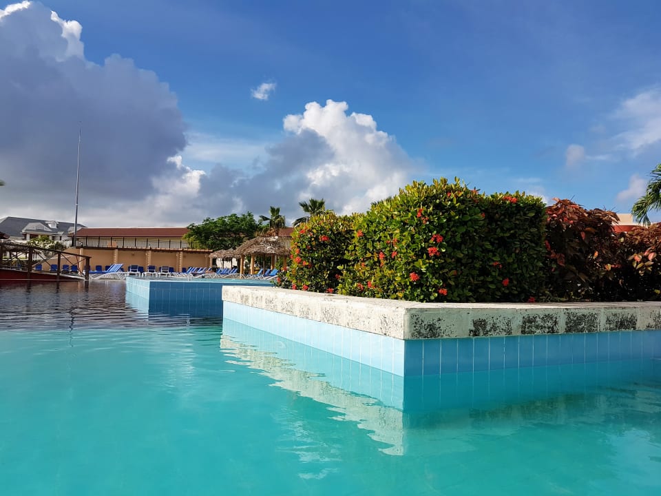 Pool Sanctuary at Grand Memories Varadero