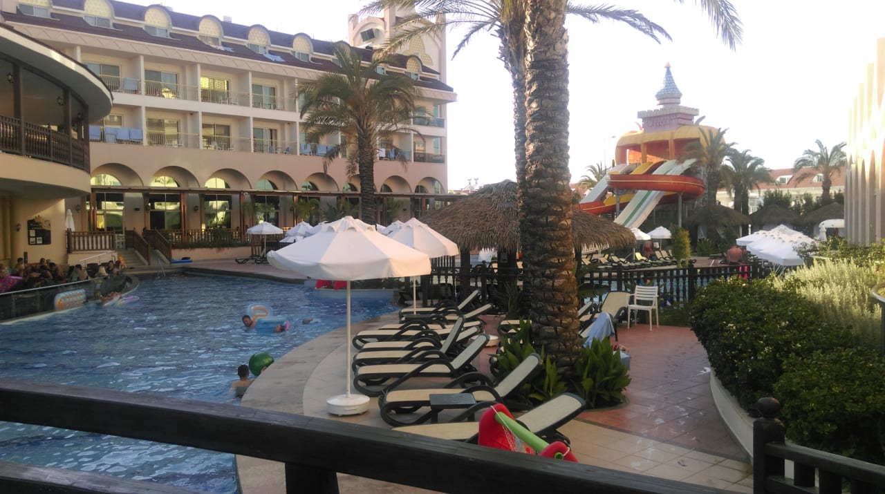 Pool Well Palace Side