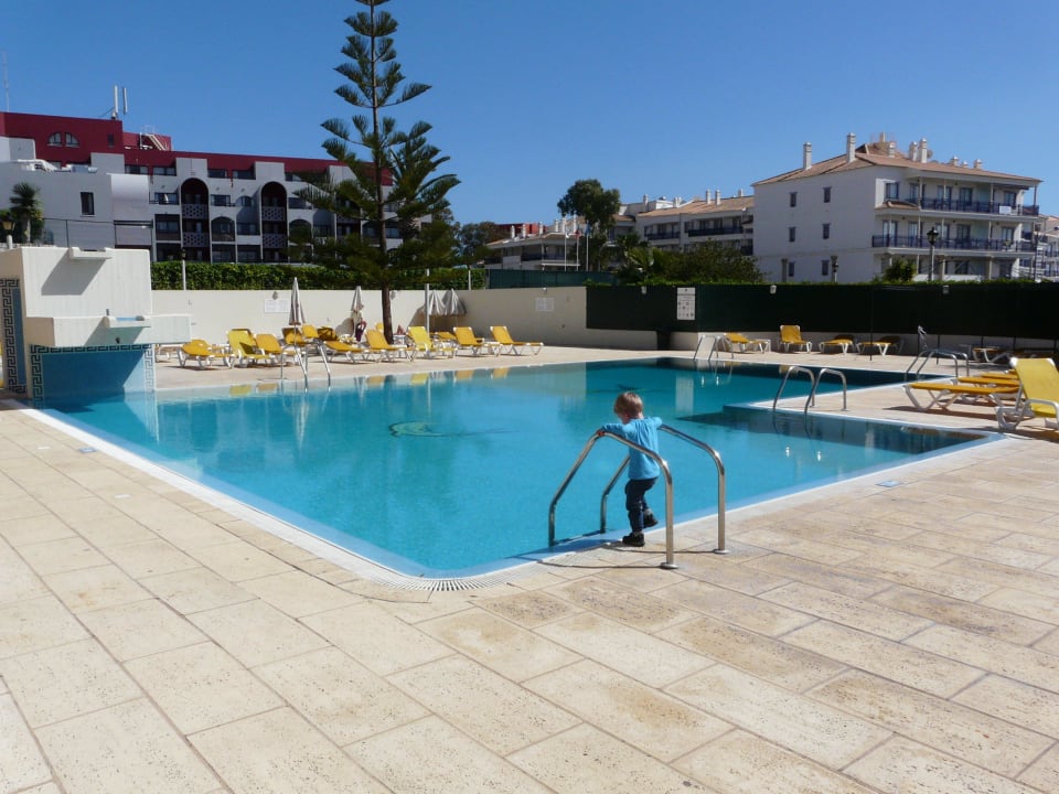 Kleiner Pool Grand Muthu Forte da Oura