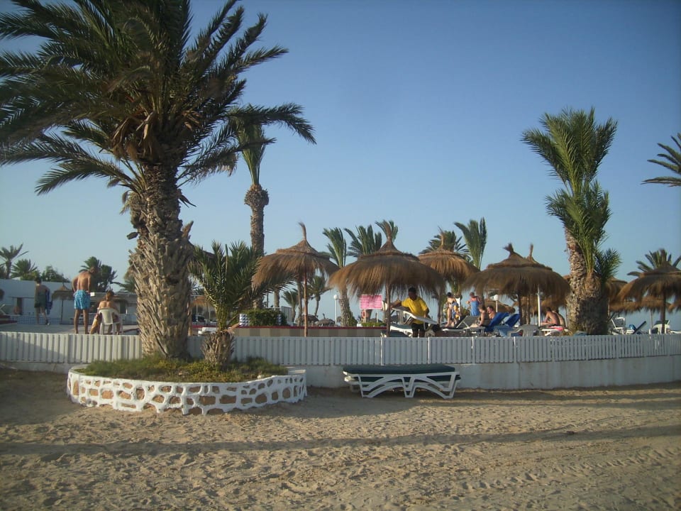 Aufnahme vom Strand zum Pool Hotel El Mouradi Djerba Menzel
