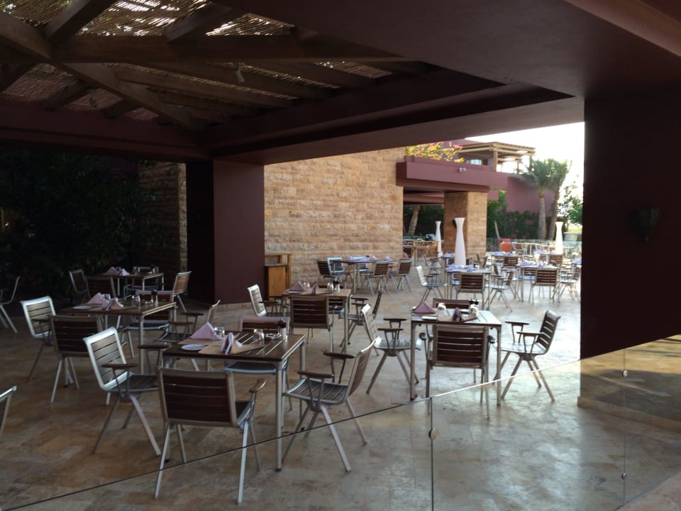 Frühstückbereich - draussen Mövenpick Resort Tala Bay Aqaba